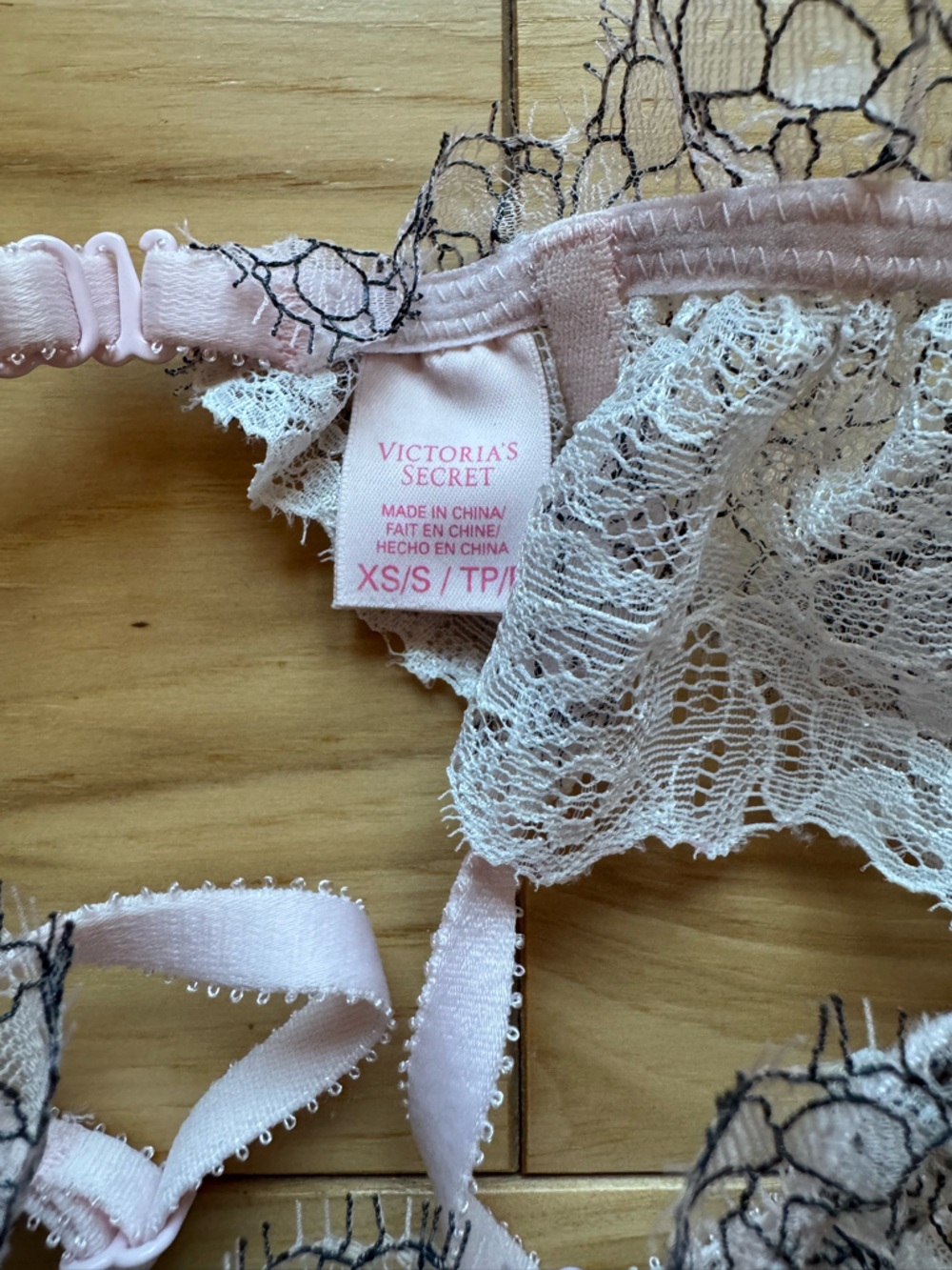 Vs bra & garter matching set - Picture 5 of 7